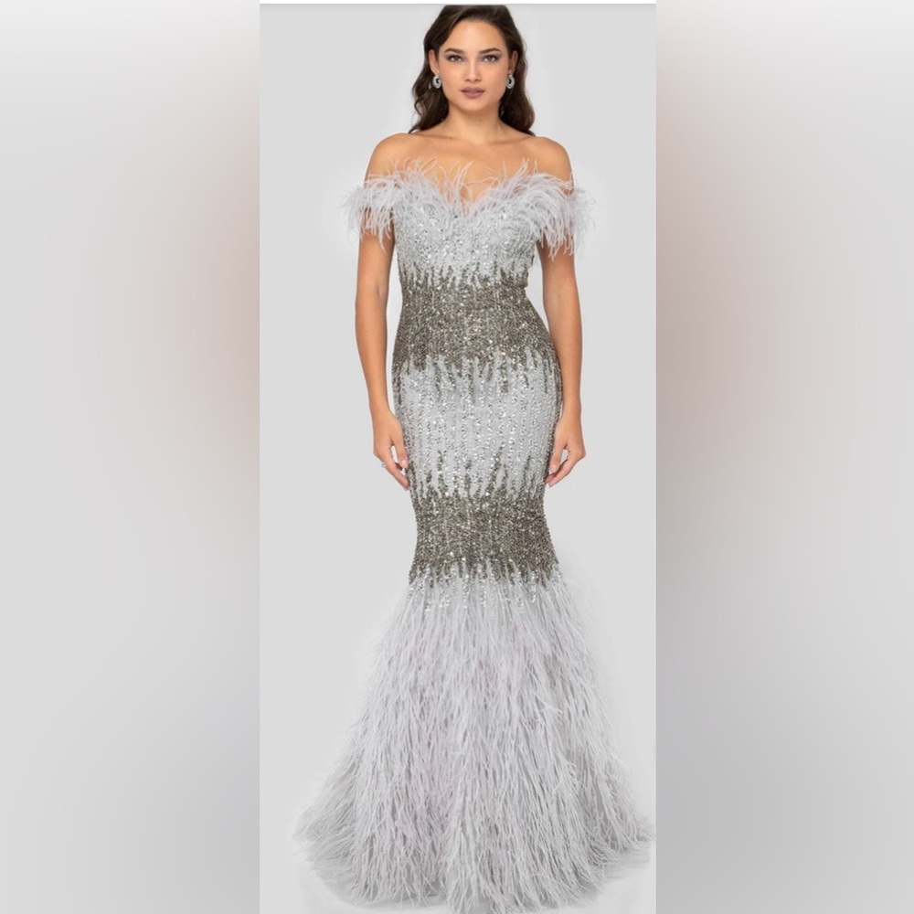 Terani Couture - 1911GL9512 Feather-Fringed Bejeweled Mermaid Gown